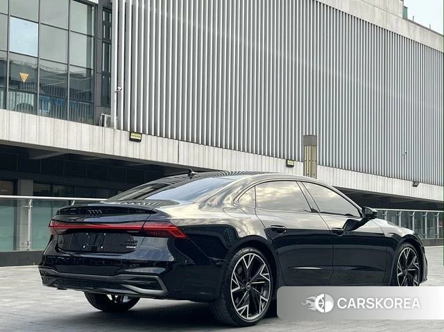Audi A7L id 4341697 из Китая 9