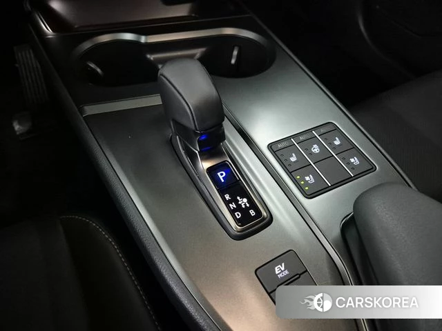Lexus UX300h id 4629929 из Кореи 18