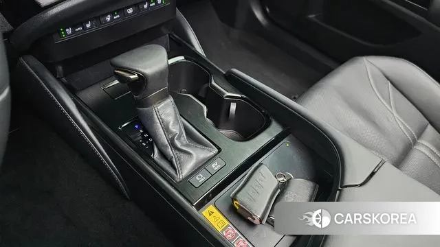 Lexus ES300h 7th generation id 3131624 из Кореи 19