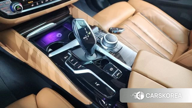 BMW 5 Series (G30) id 4195342 из Кореи 19