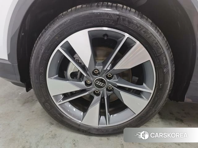 Audi Q2L id 4234884 из Китая 16