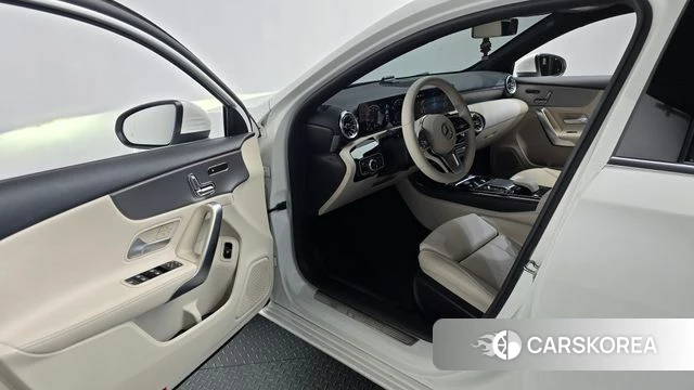 Mercedes-Benz A-Class W177 id 4561371 из Кореи 30