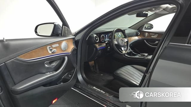 Mercedes-Benz E-Class W213 id 4311113 из Кореи 33