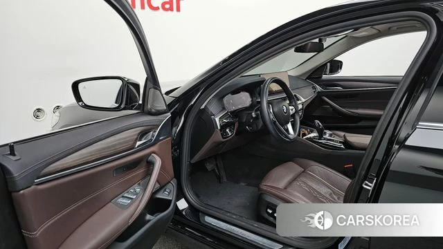 BMW 5 Series (G30) id 3898019 из Кореи 19