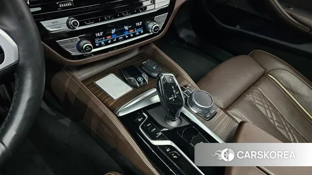 BMW 5 Series (G30) id 3155562 из Кореи 19