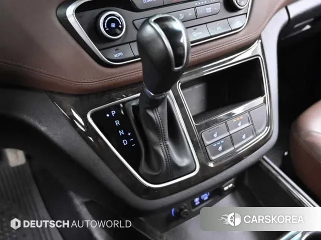 Hyundai The New Grand Starex id 3429280 из Кореи 19