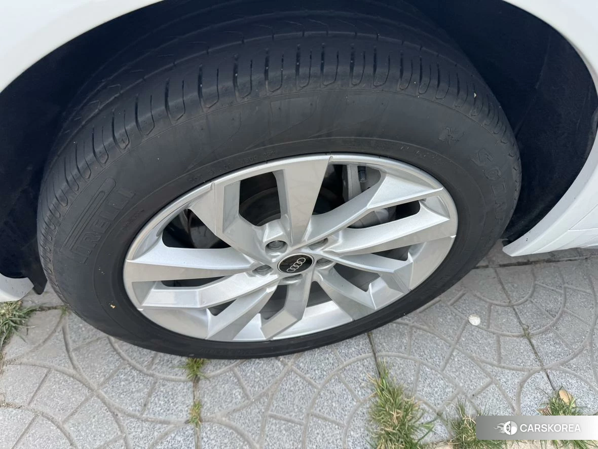 Audi Q5L id 4513618 из Китая 9