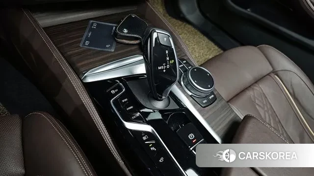 BMW 5 Series (G30) id 3697097 из Кореи 19