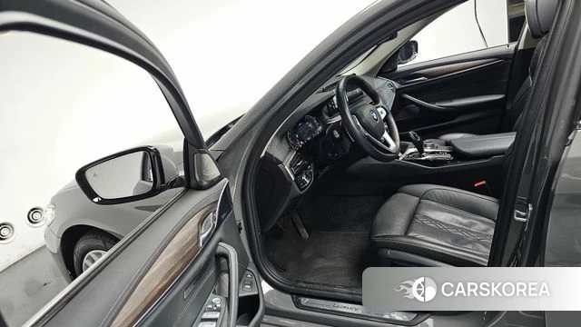 BMW 5 Series (G30) id 4423229 из Кореи 34