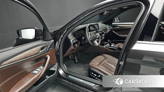 BMW 5 Series (G30) id 4943751 из Кореи 34