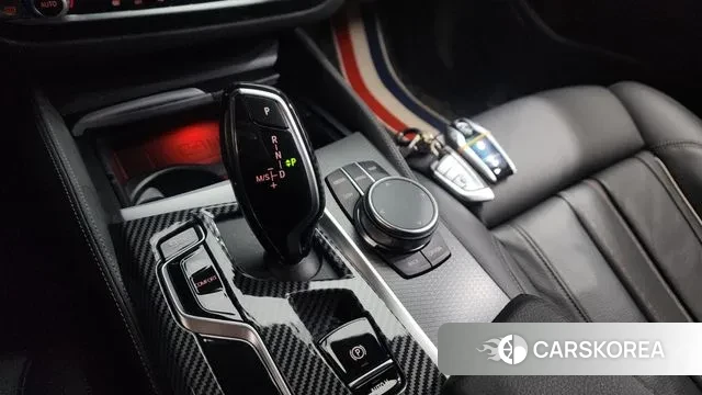 BMW 5 Series (G30) id 3354471 из Кореи 19