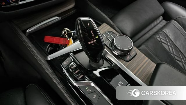 BMW 5 Series (G30) id 4742403 из Кореи 31
