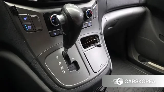 Hyundai The New Grand Starex id 3728618 из Кореи 19