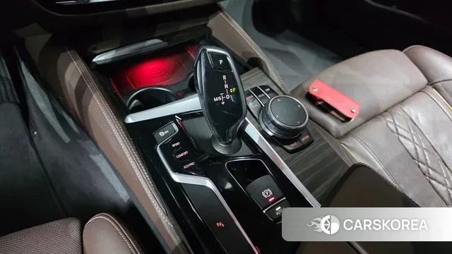 BMW 5 Series (G30) id 3396829 из Кореи 19