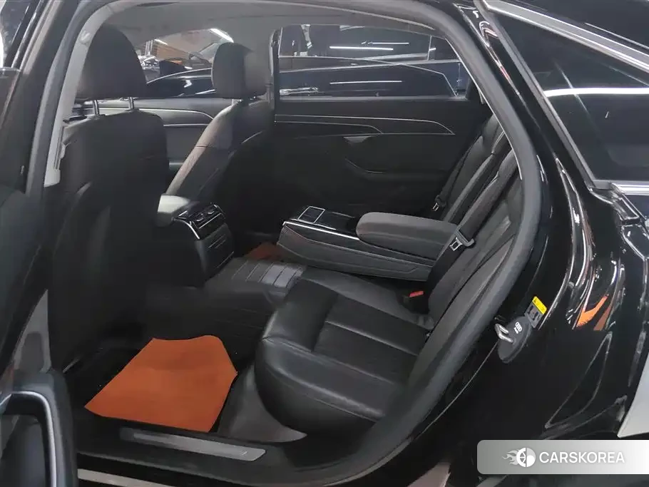 Audi A8 id 4577687 из Китая 15