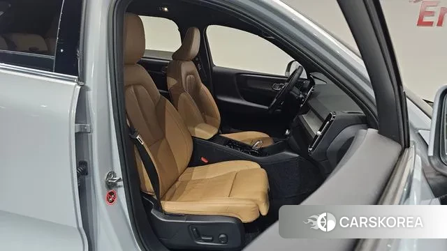 Volvo XC40 id 3659895 из Кореи 19