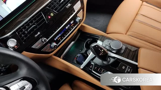 BMW 5 Series (G30) id 3507976 из Кореи 19