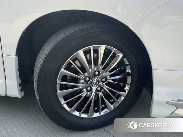 Toyota Elfa id 4291379 из Китая 18