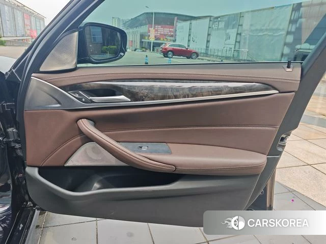 BMW 5 series id 4301687 из Китая 17
