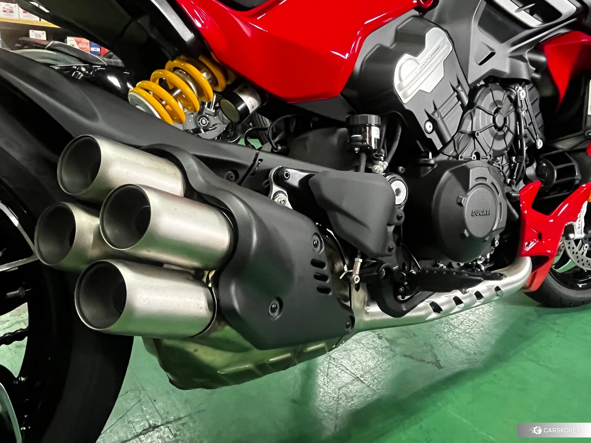 Ducati DIAVEL V4 id 4374390 из Японии 9