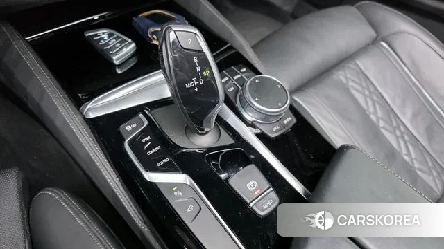 BMW 5 Series (G30) id 3754083 из Кореи 19