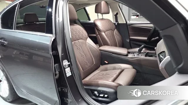 BMW 5 Series (G30) id 3514341 из Кореи 19