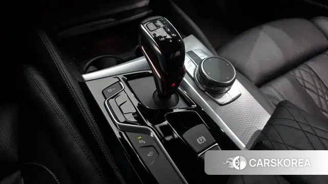 BMW 5 Series (G30) id 3209862 из Кореи 19