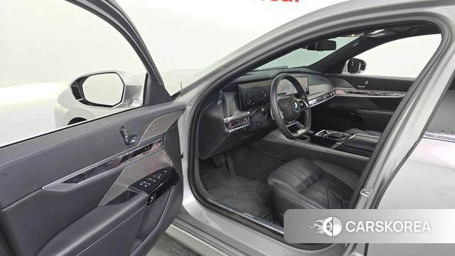 BMW 7 Series (G70) id 4608163 из Кореи 37