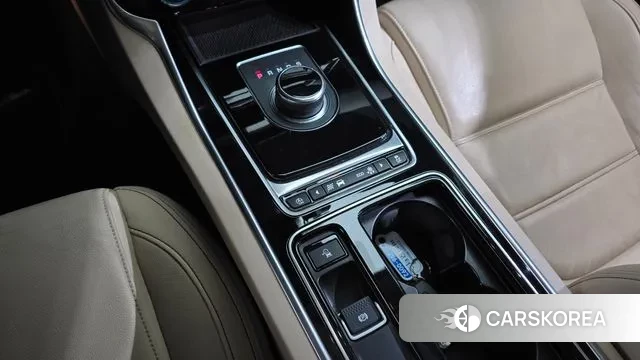 Jaguar XE id 3469684 из Кореи 19