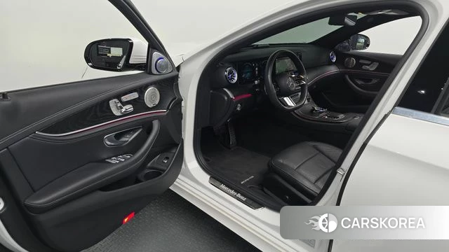Mercedes-Benz E-Class W213 id 4618120 из Кореи 32