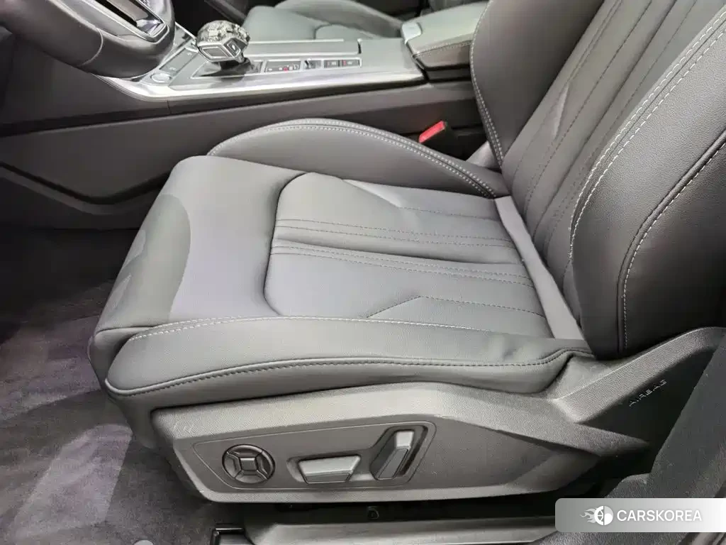 Audi A6L id 4576656 из Китая 23