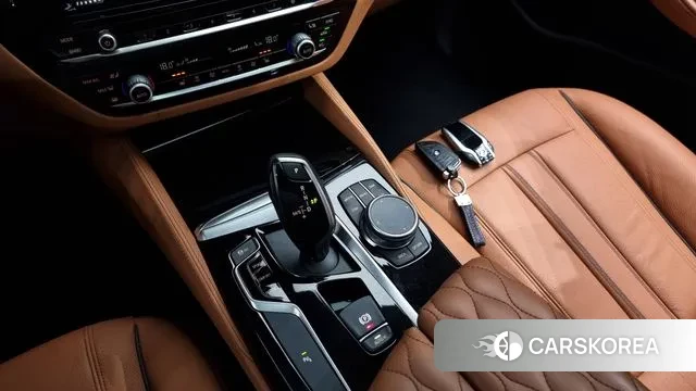 BMW 5 Series (G30) id 2976611 из Кореи 19