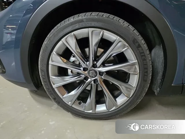 Toyota Crown Crossover id 3634010 из Кореи 19