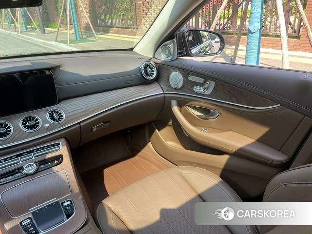 Mercedes-Benz E-class id 4271776 из Китая 14