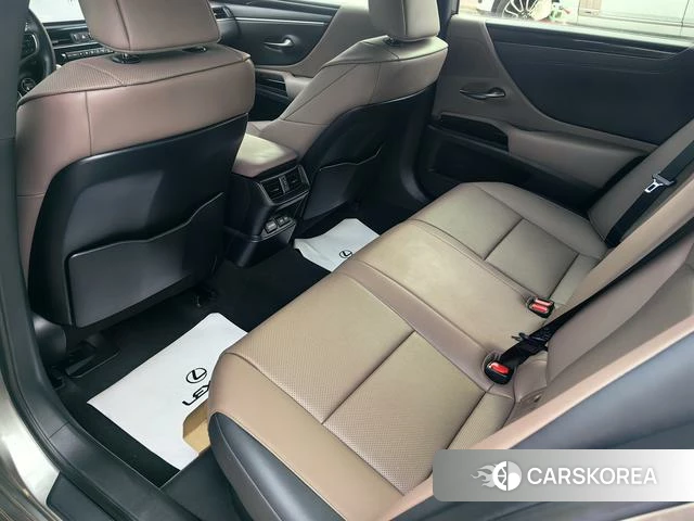Lexus ES id 4182733 из Китая 14