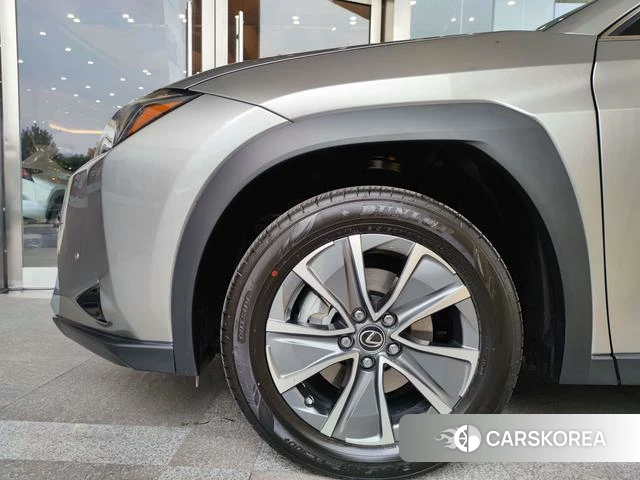 Lexus UX EV id 4291424 из Китая 9