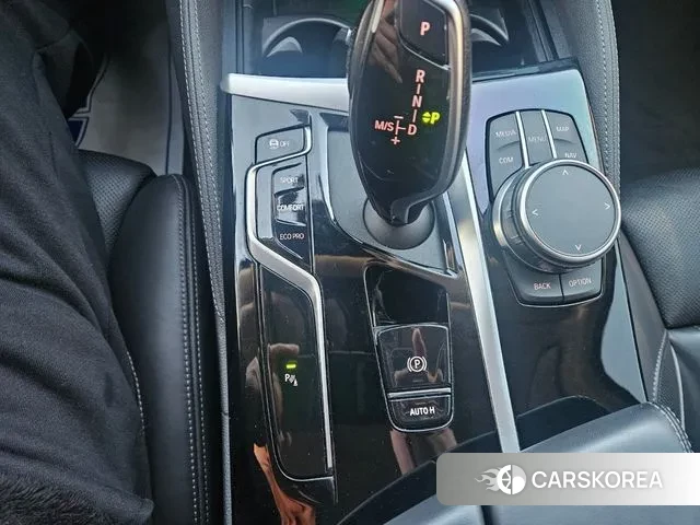 BMW 5 Series (G30) id 3535340 из Кореи 19