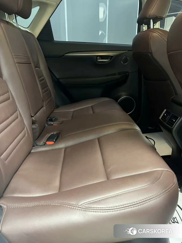 Lexus NX id 4218671 из Китая 19