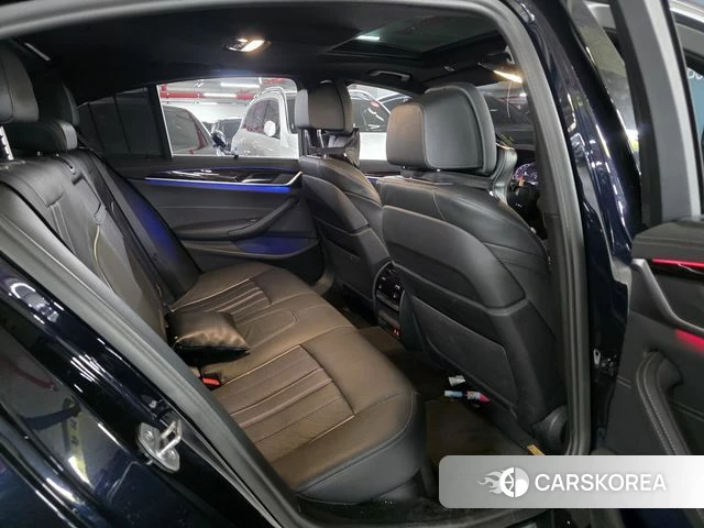 BMW 5 Series (G30) id 3865437 из Кореи 19