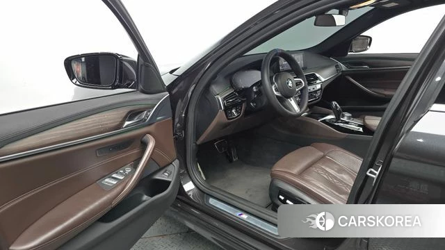 BMW 5 Series (G30) id 4562823 из Кореи 31