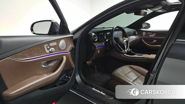 Mercedes-Benz E-Class W213 id 4268432 из Кореи 29