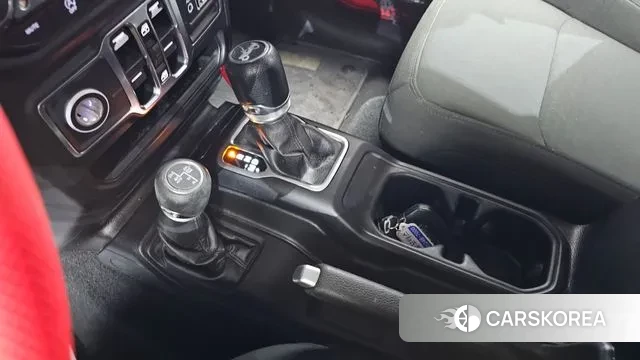 Jeep Wrangler (JL) id 3656597 из Кореи 19