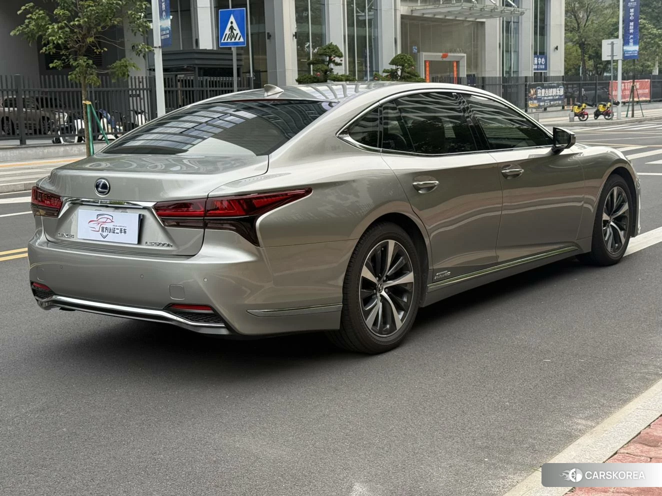 Lexus LS id 4413249 из Китая 19