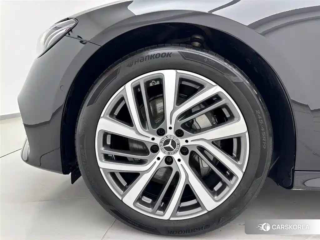 Mercedes-Benz E-Class id 4565248 из Китая 31