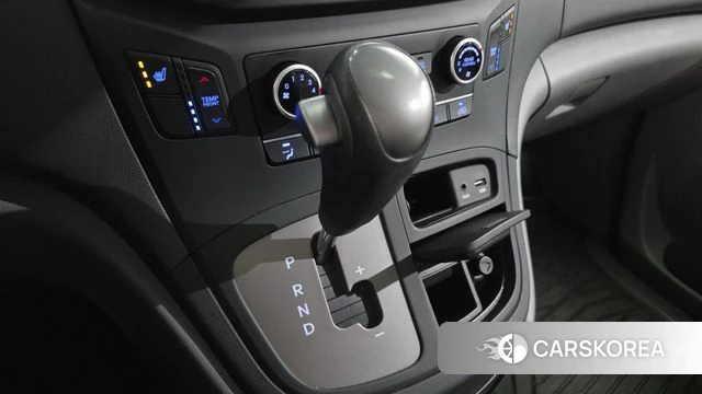 Hyundai The New Grand Starex id 4568539 из Кореи 29