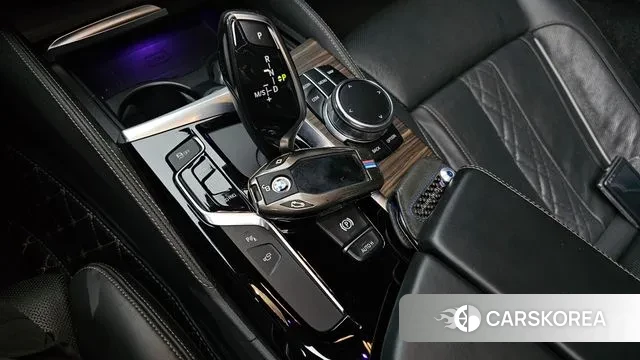 BMW 5 Series (G30) id 3351397 из Кореи 19