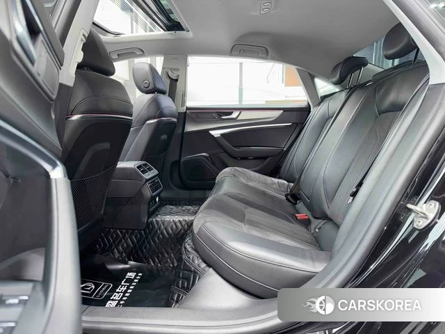 Audi A7L id 4321174 из Китая 9