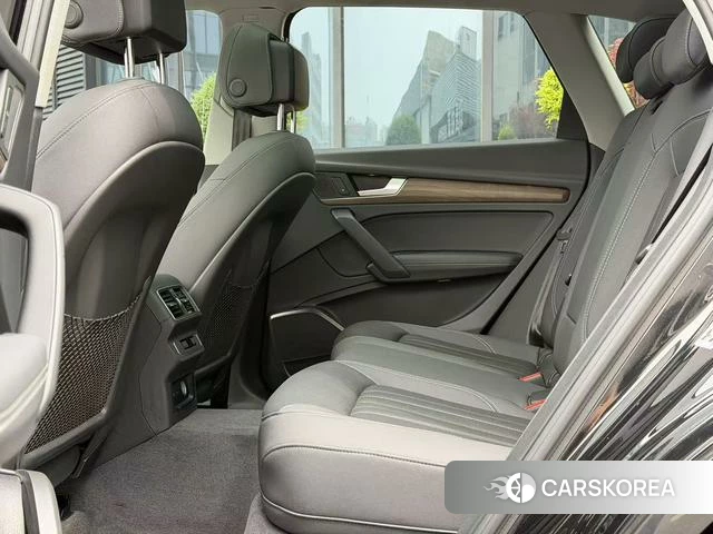 Audi Q5L id 4261234 из Китая 14