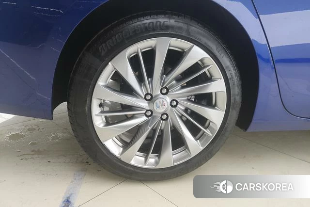 Buick Lacrosse id 4208219 из Китая 15