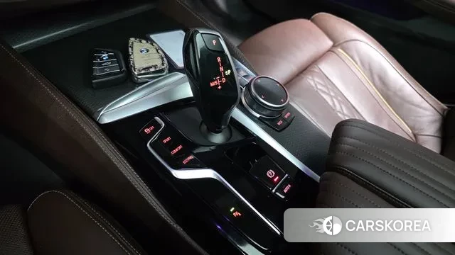 BMW 5 Series (G30) id 3372740 из Кореи 19